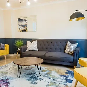 Um Living Stays - Sleeps 7 Apartment